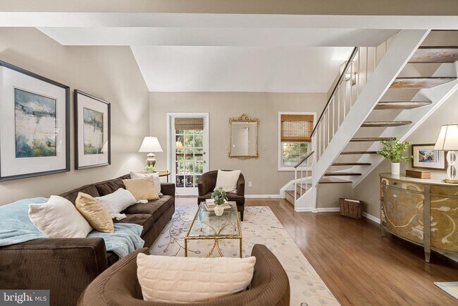 Photo - 1403 E Abingdon Dr Unit 6