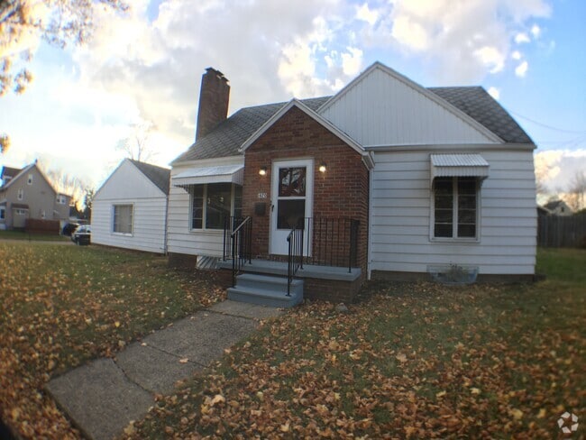 Building Photo - 1470 Brown St Rental