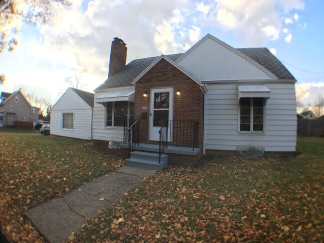 Building Photo - 1470 Brown St Rental