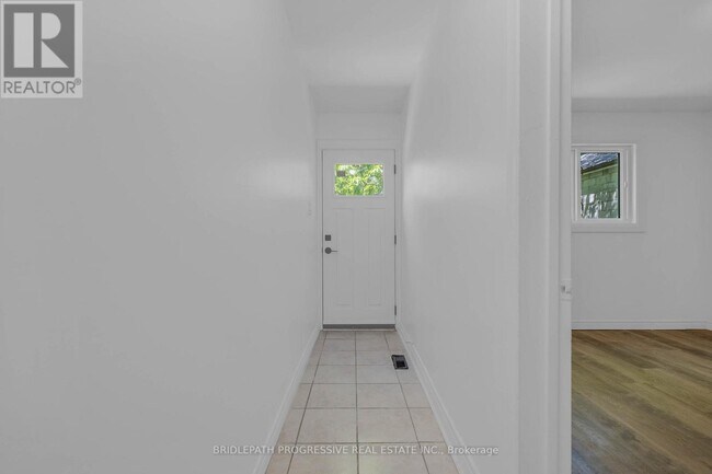 Photo - 110 Marcella St
