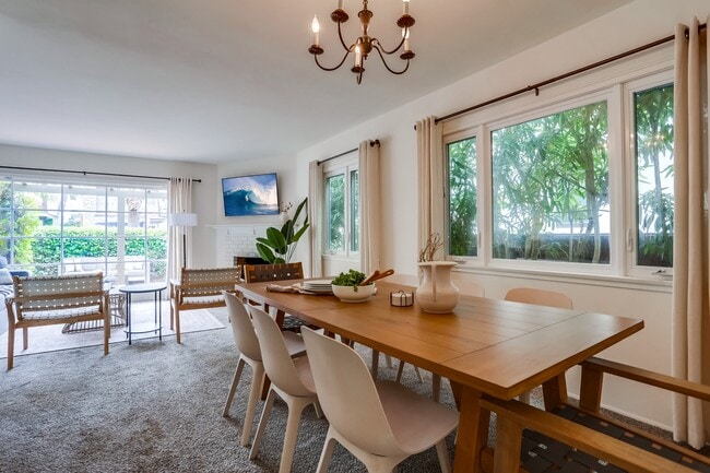 Building Photo - 338 Gravilla St