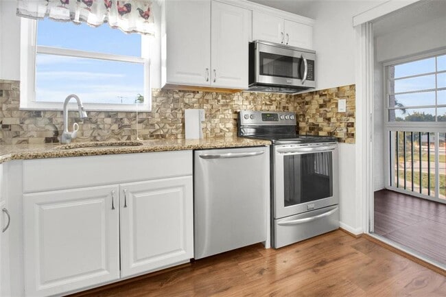 Building Photo - 6890 Royal Palm Blvd Unit 312h
