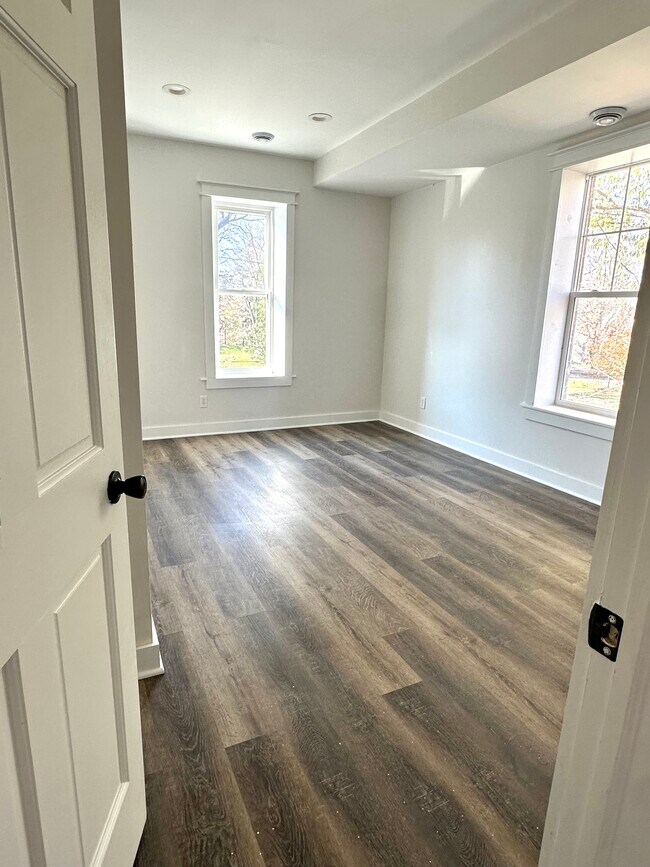 Photo - 1128 Berlin Rd