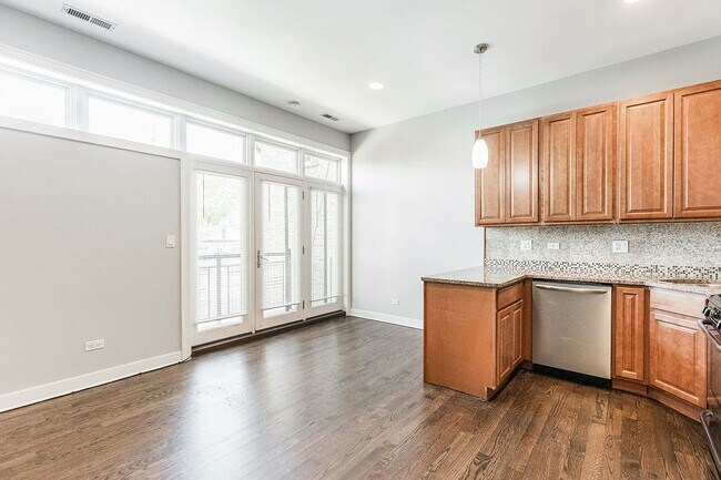 Photo - 7200 W Palmer St