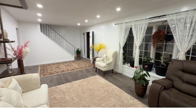 Photo - 638 Creston Ave