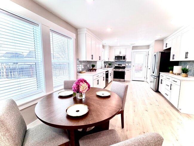 Photo - 3217 E Reynard Ln