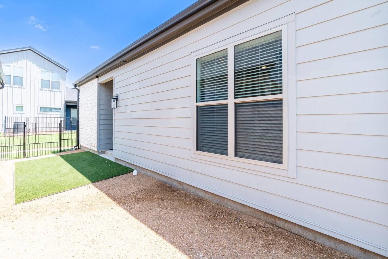 Photo - 1322B Goalie Dr