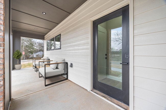Photo - 401 N Lee St