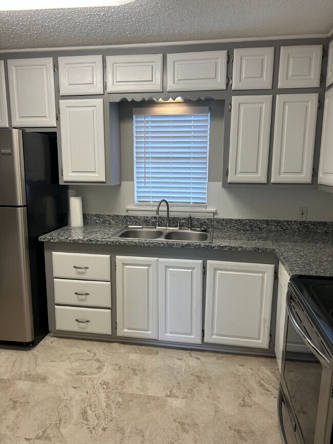 Photo - Wonderful 3 bed 2 bath property!