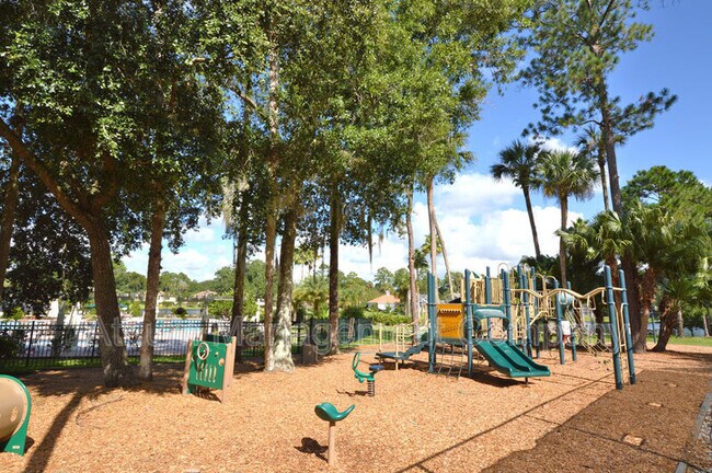 Photo - 630 Broadoak Loop