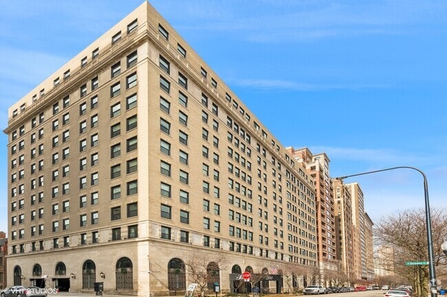 Building Photo - 2100 N Lincoln Park W Unit 8AS Rental