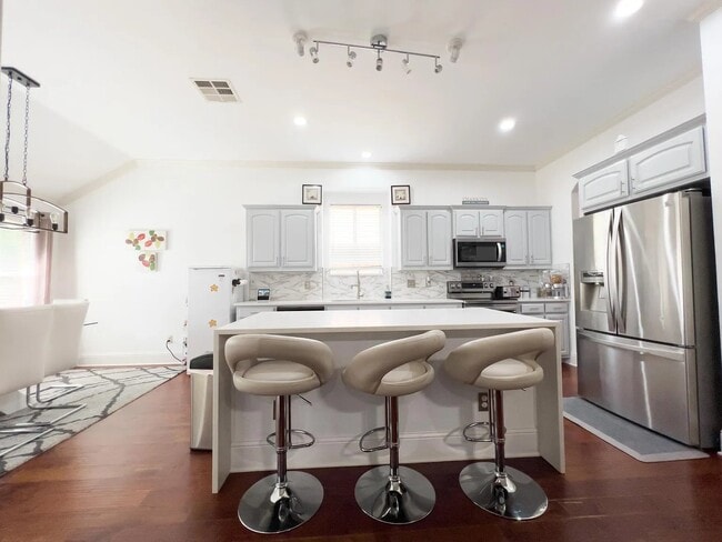 Photo - 5915 Ivy Glen Dr