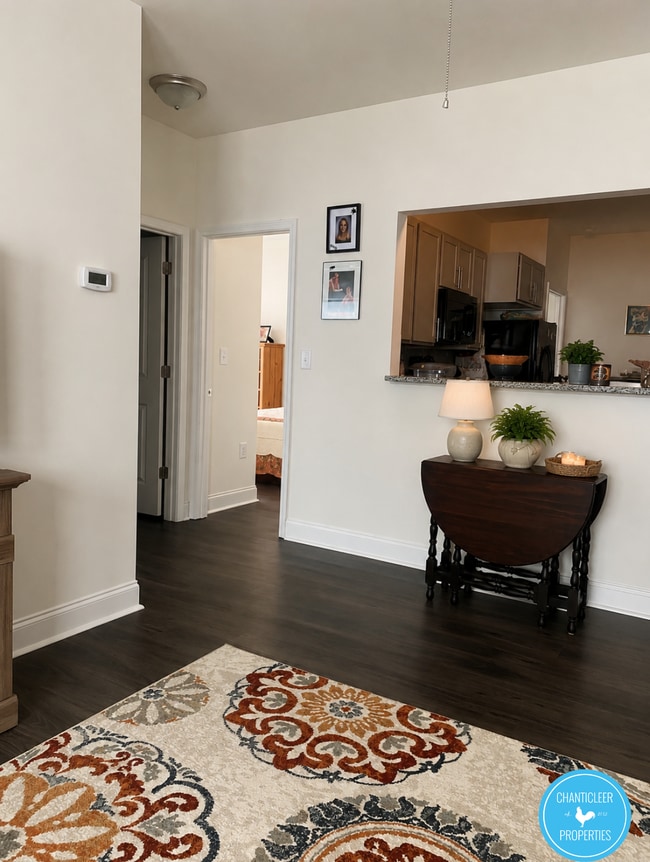 Photo - 113 W Langdon Ave