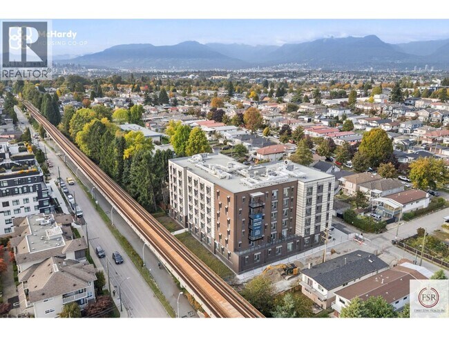 Photo - 5085 McHardy St