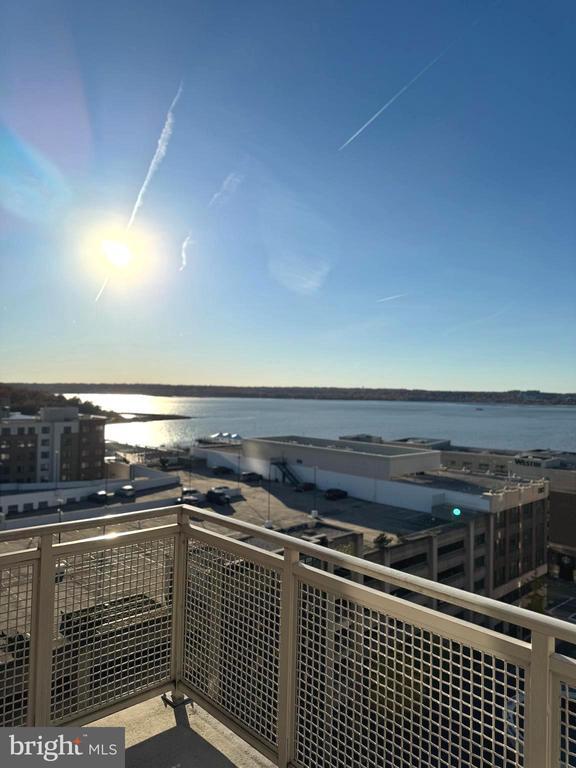 Building Photo - 157 Fleet St Unit PH14