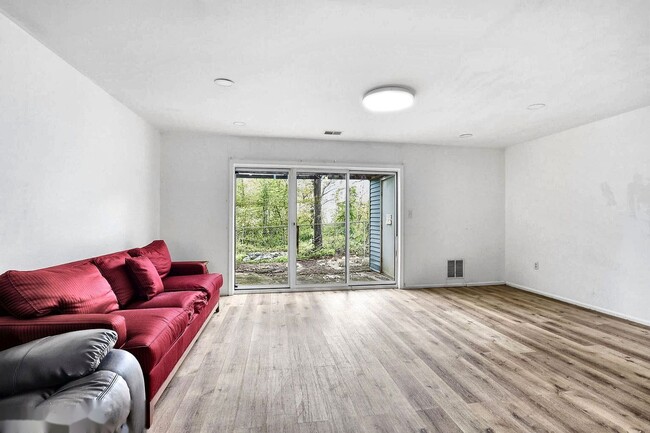 Photo - Charming 3BR Townhouse in Wyndham Place - Lakewood