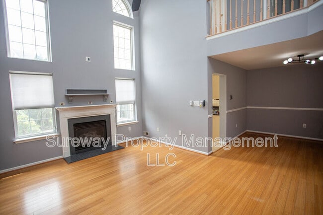 Photo - 605 Doral Dr