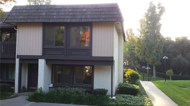 Photo - 623 Briarwood Ln