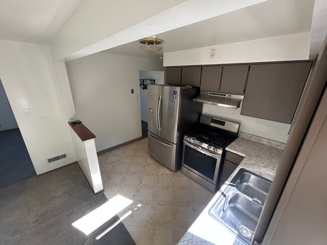 Photo - Arnold1313-1315 Unit 1315 Arnold St