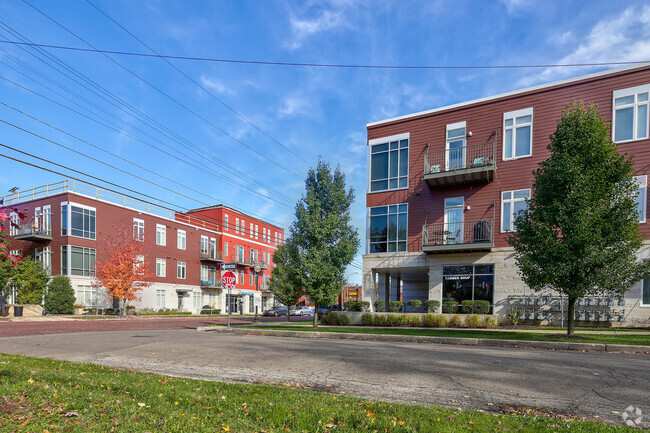 Building Photo - Eastown Flats Rental