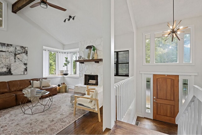 Photo - 6841 Woodcreek Ln