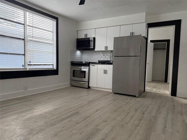 Photo - 1947 Madison St Unidad 4