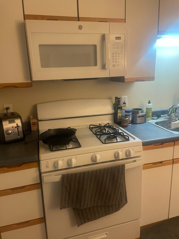 263 Durfee Hill Rd Unidad Studio apartment