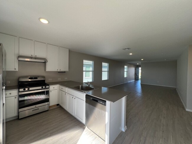 Photo - Beautiful 3/2 located in Marion, Tx