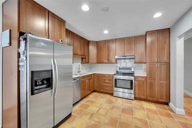 Photo - 1518 N Yale Dr