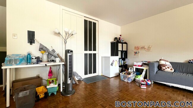 Photo - 125 Chiswick Rd Unit 112