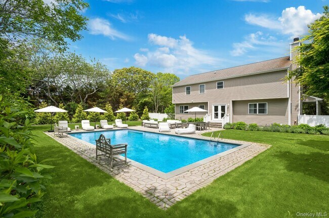 167 Tuckahoe Ln