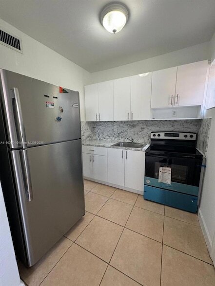 Photo - 120 SW 18th Ct