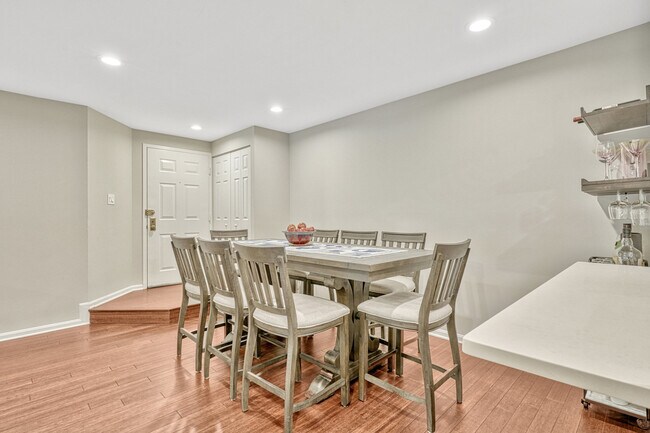 Photo - 5900 Cove Landing Rd Unit 204