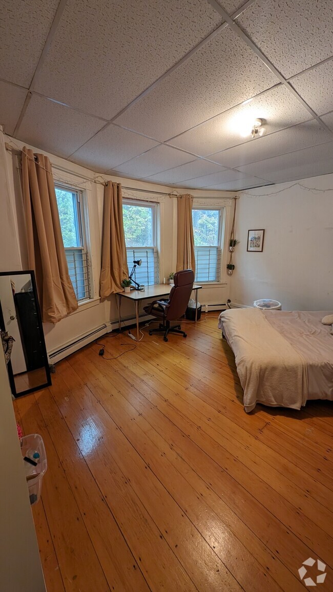 Building Photo - 50 Fisher Ave Unit 1 Rental