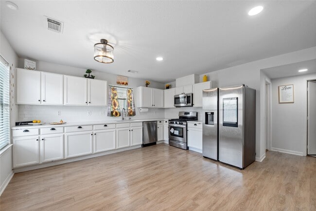 Photo - 17142 Carshalton Ct