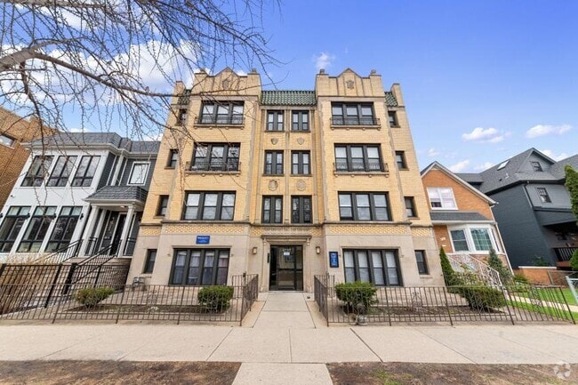 Building Photo - 0 bedroom in Chicago IL 60640 Unit 207 Rental