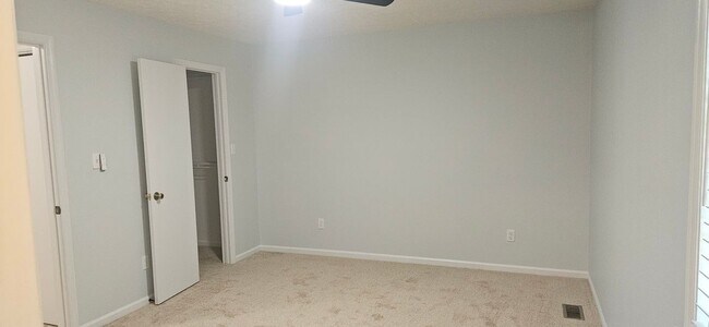 1075 Pleasantview Cir