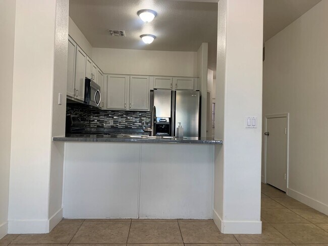 Photo - Ready Now!! 3BR 2.5BA located in Chandler - Cross Streets: Warner/Alma School Unit 1185