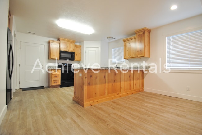 Photo - 3 Bed / 1.5 Bath Townhome in Tremonton – Great Location!