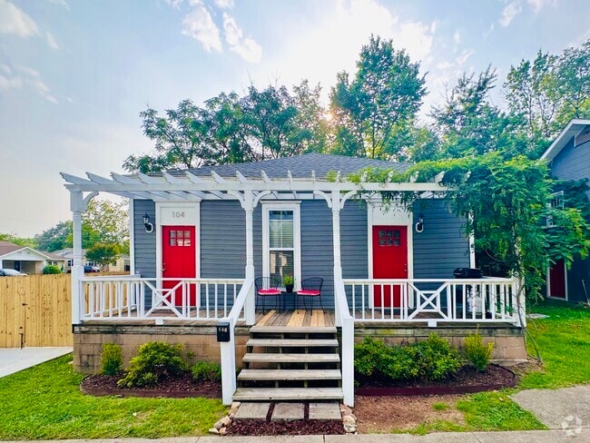 Building Photo - 104 4th St Rental