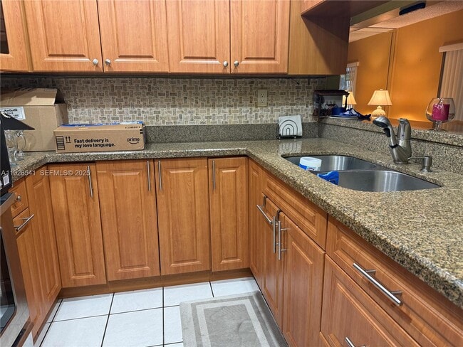 Photo - 9901 NW 9th St Cir Unidad 3-2