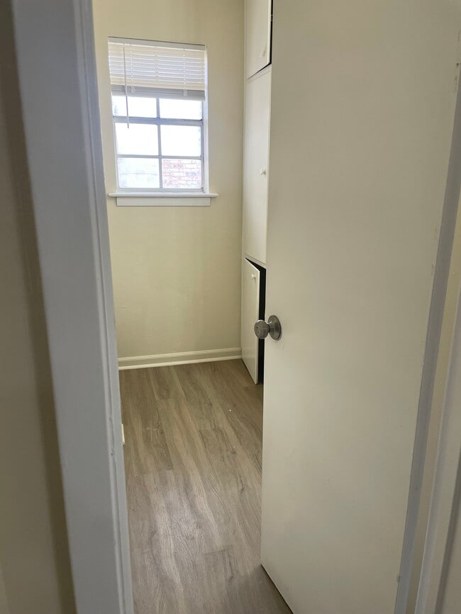 Building Photo - 675 Wooddale Blvd