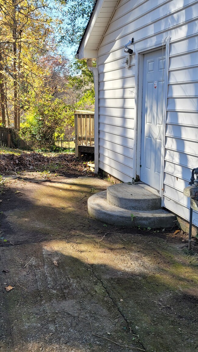 Photo - 317 Peachtree Dr