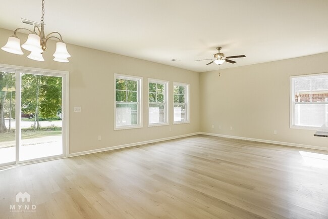 Photo - 224 Bainbridge Dr