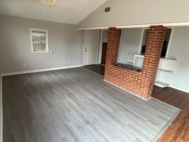 Photo - 5 Bedrooms Near Downtown!