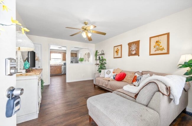 Photo - 1017 Bush Ave