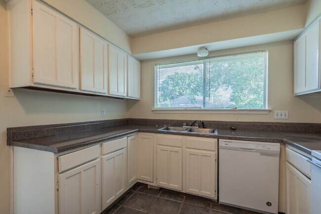 Photo - 8314 Poplar Ridge Ln