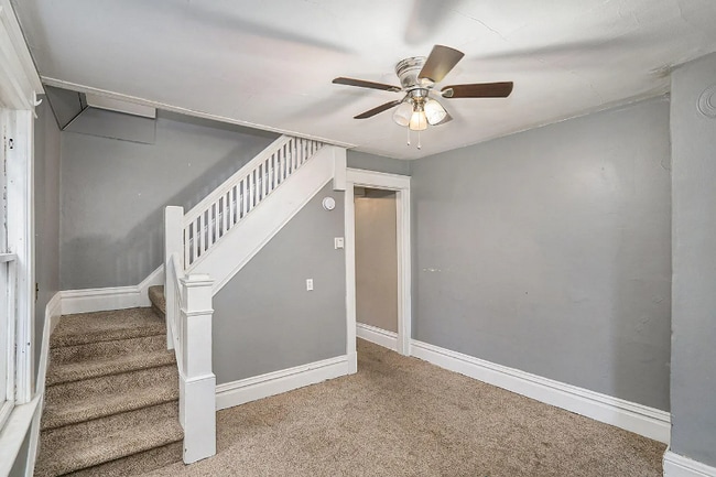 Photo - 823 Oakland Dr