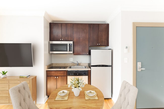 Photo - 721 W. Belmont