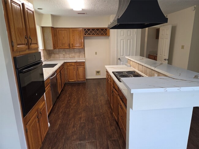 Photo - 15114 Farndale Dr
